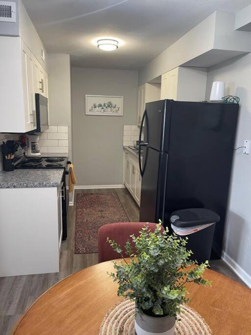 The Bernice - 2 Bedroom Apt In Quilt Town, Usa Hamilton 外观 照片